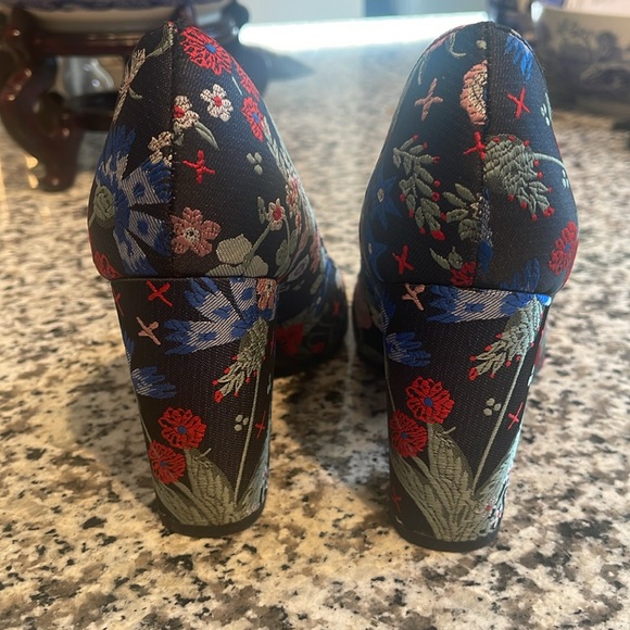 Indigo Rd Pumps - Picture 5 of 6